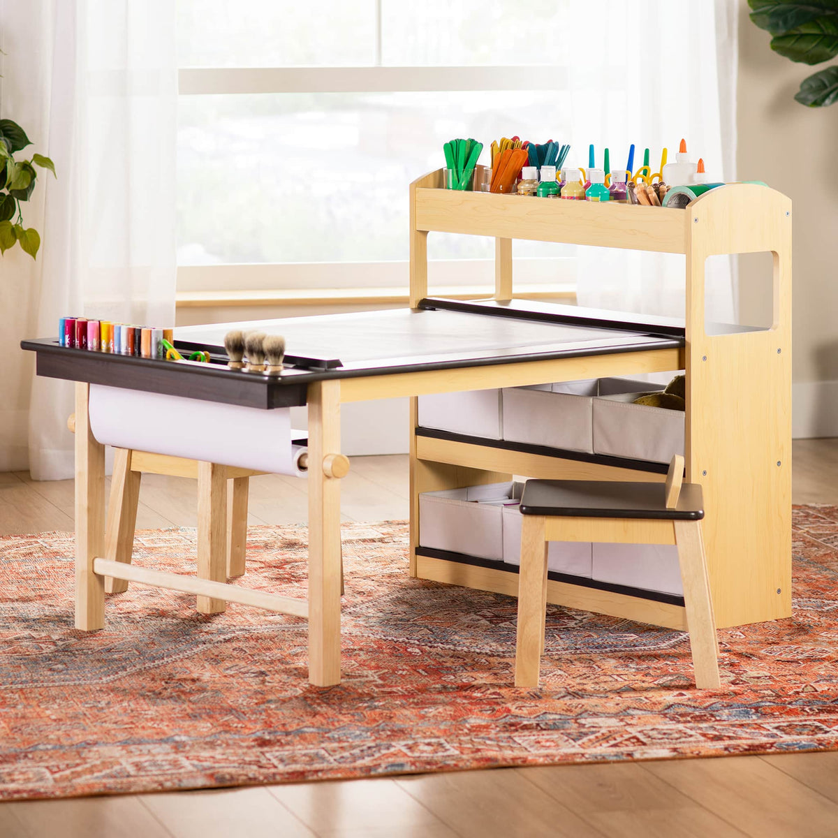 G51082 Deluxe Art Center Env 073