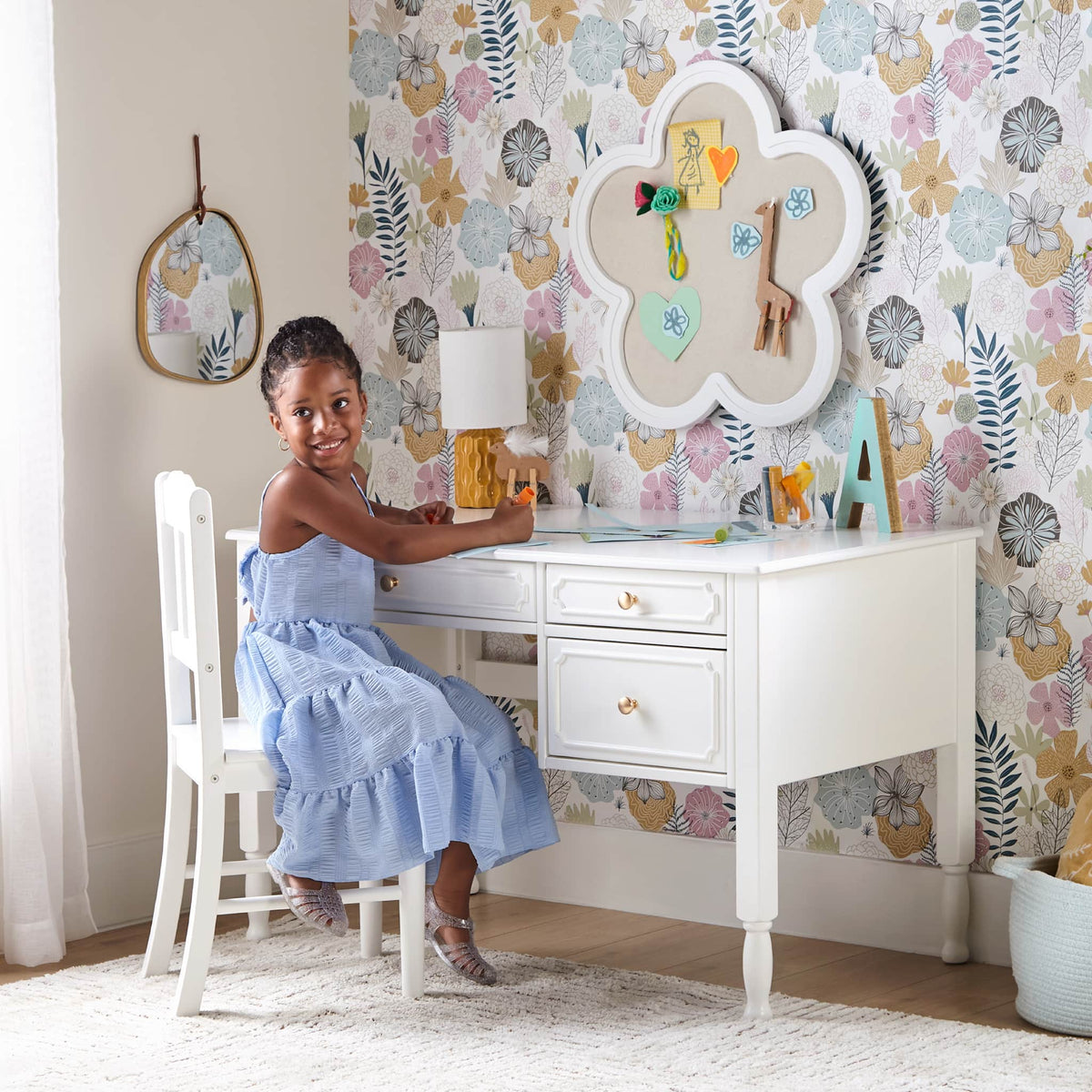 G27680 Avery Desk and Chair Lifestyle 1109 Main