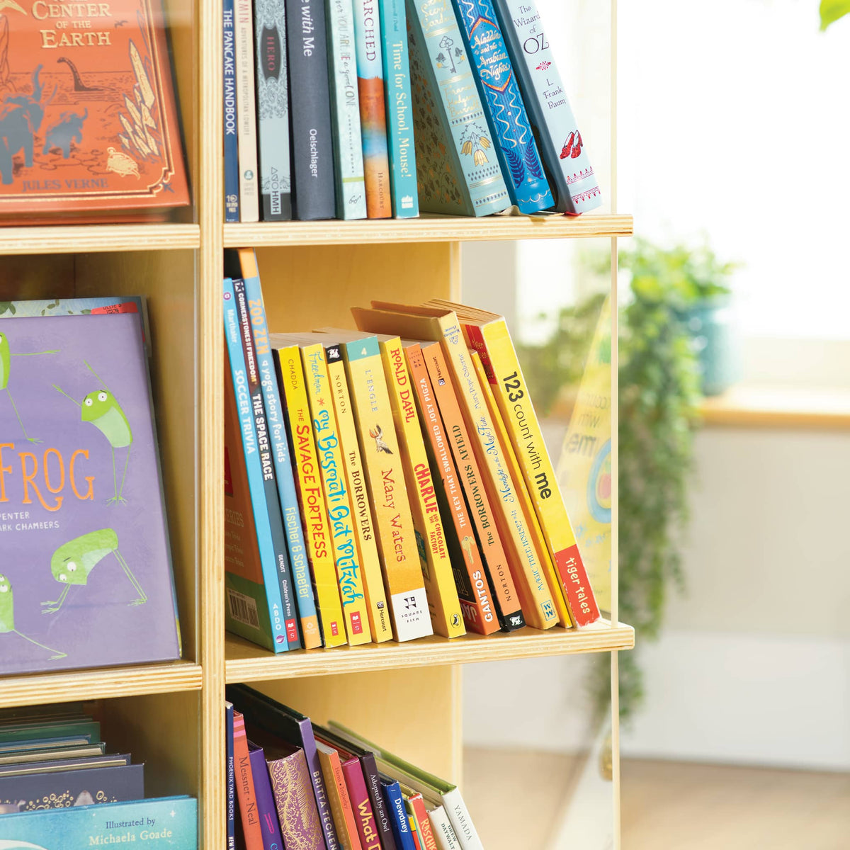 G80338 EdQ Rotating Big Book Display Natural Env 2526 | Natural