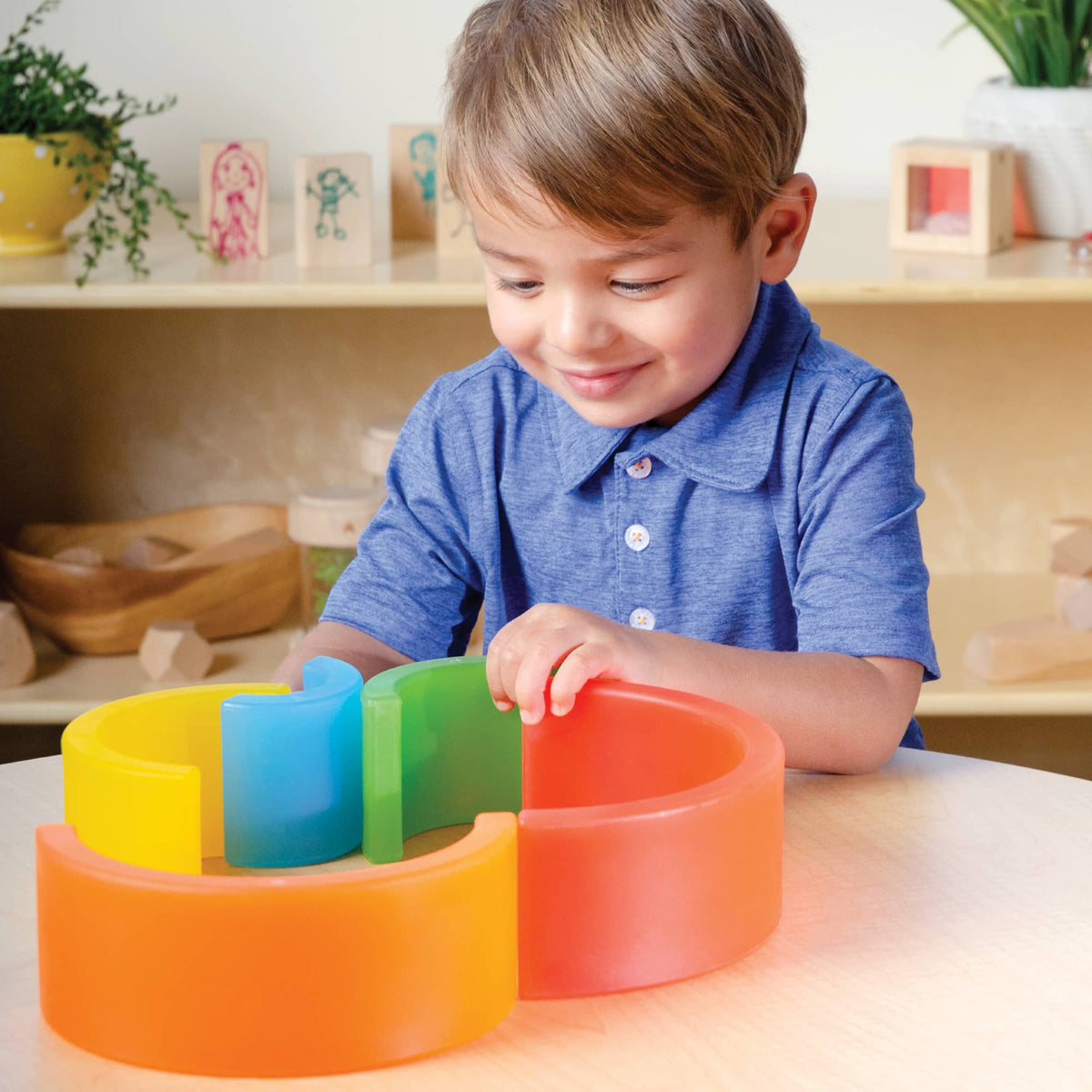 G7500 Discovery Stackers Rainbow Arch Lifestyle 2 | Rainbow