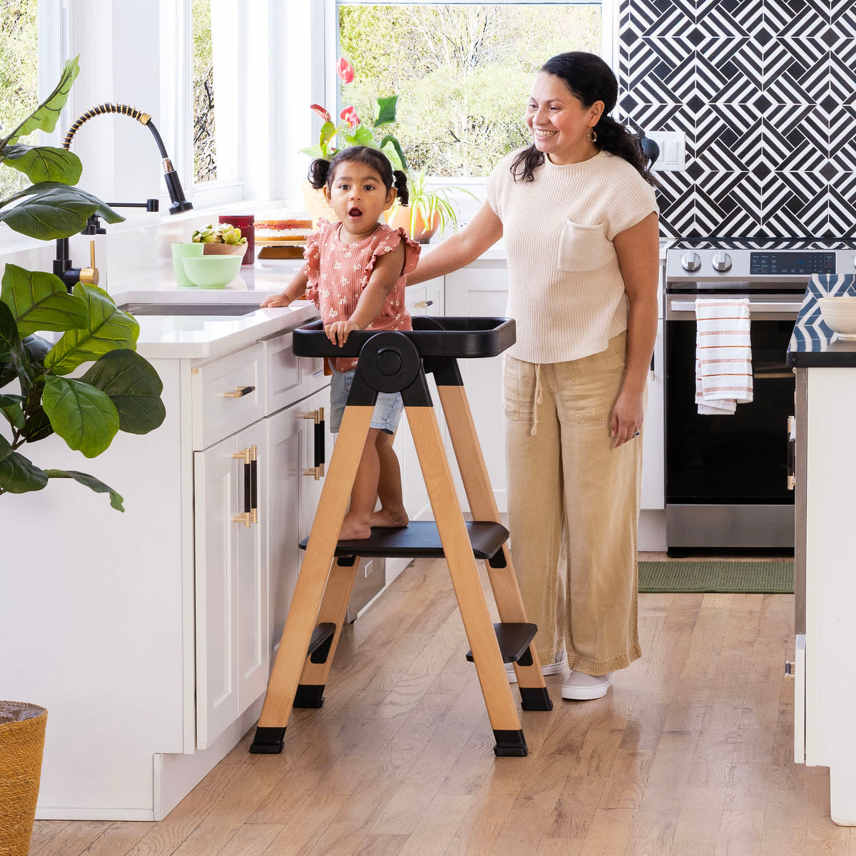G97361 Kitchen Helper Flex Black Lifestyle 0104 | Black