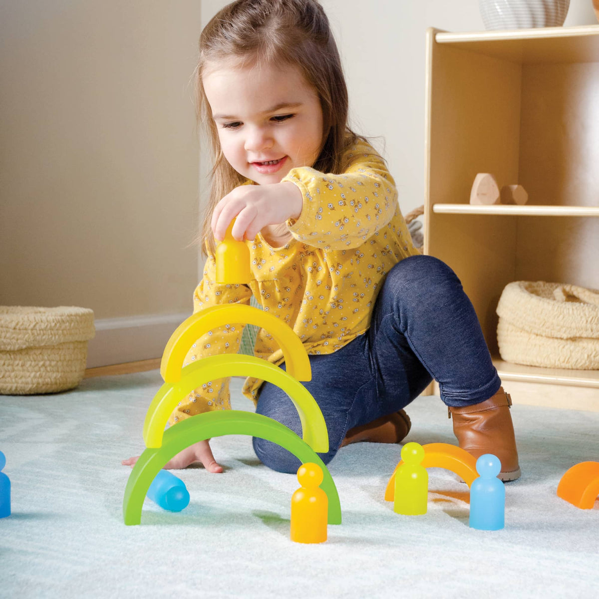 G7501 Discovery Stackers Natural Arch Lifestyle 1 | Natural