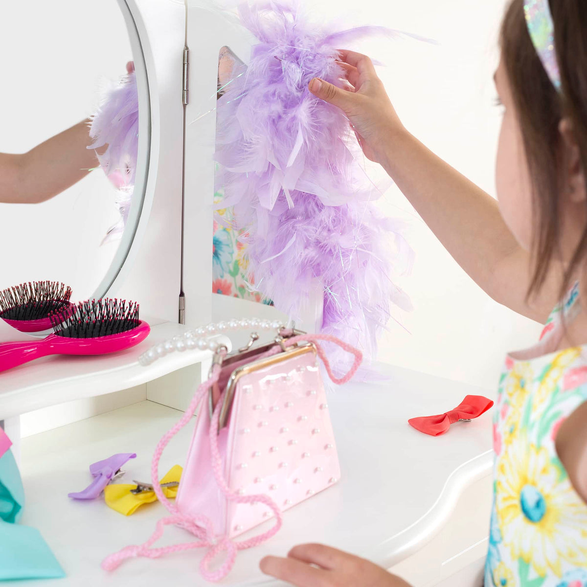 G85710Vanity and Stool Lifestyle Mirror Detail | White